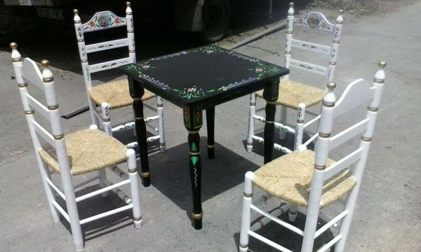 patio silla sevillana feria decorada 18