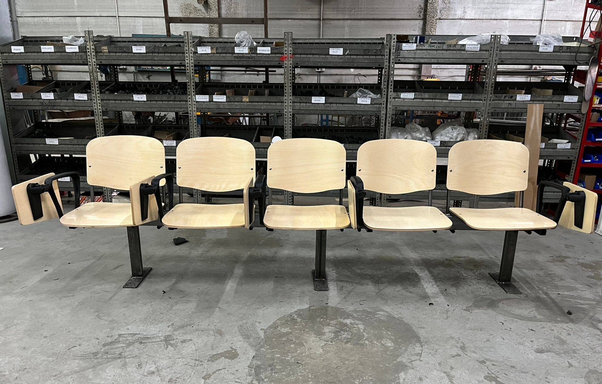 abata bancada asiento abatible pala escritura 08