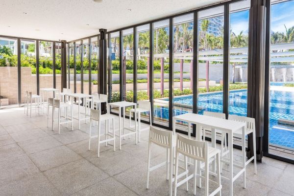 v3spritz Mesa alta negro 04 1