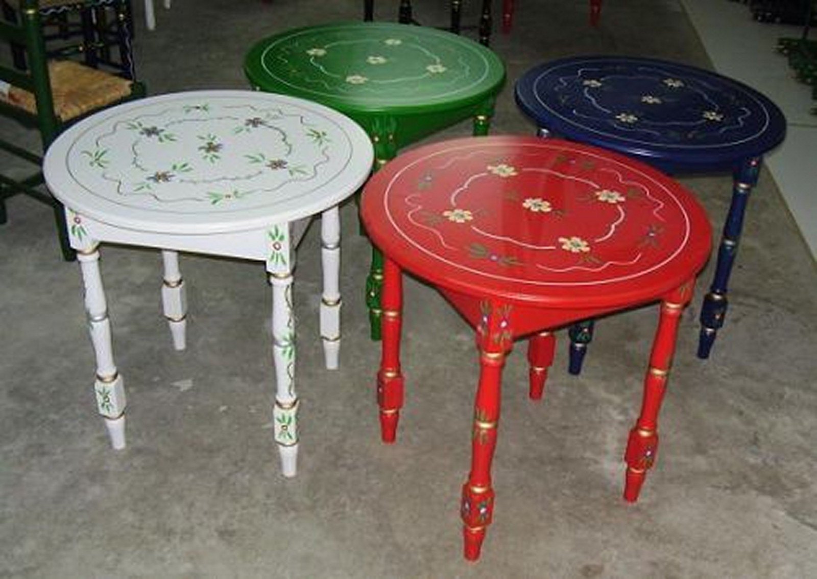 sillas mesas sevillanas decoradas 02