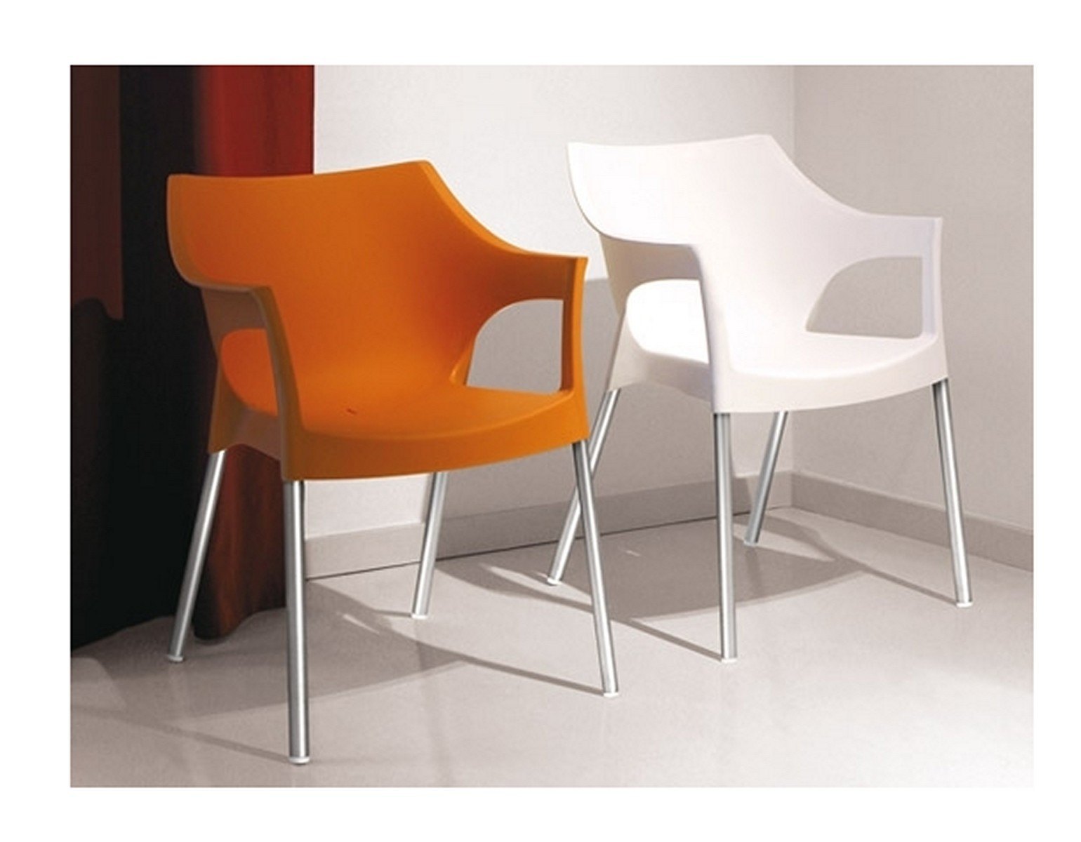 pole sillon polipropileno naranja patas aluminio 04