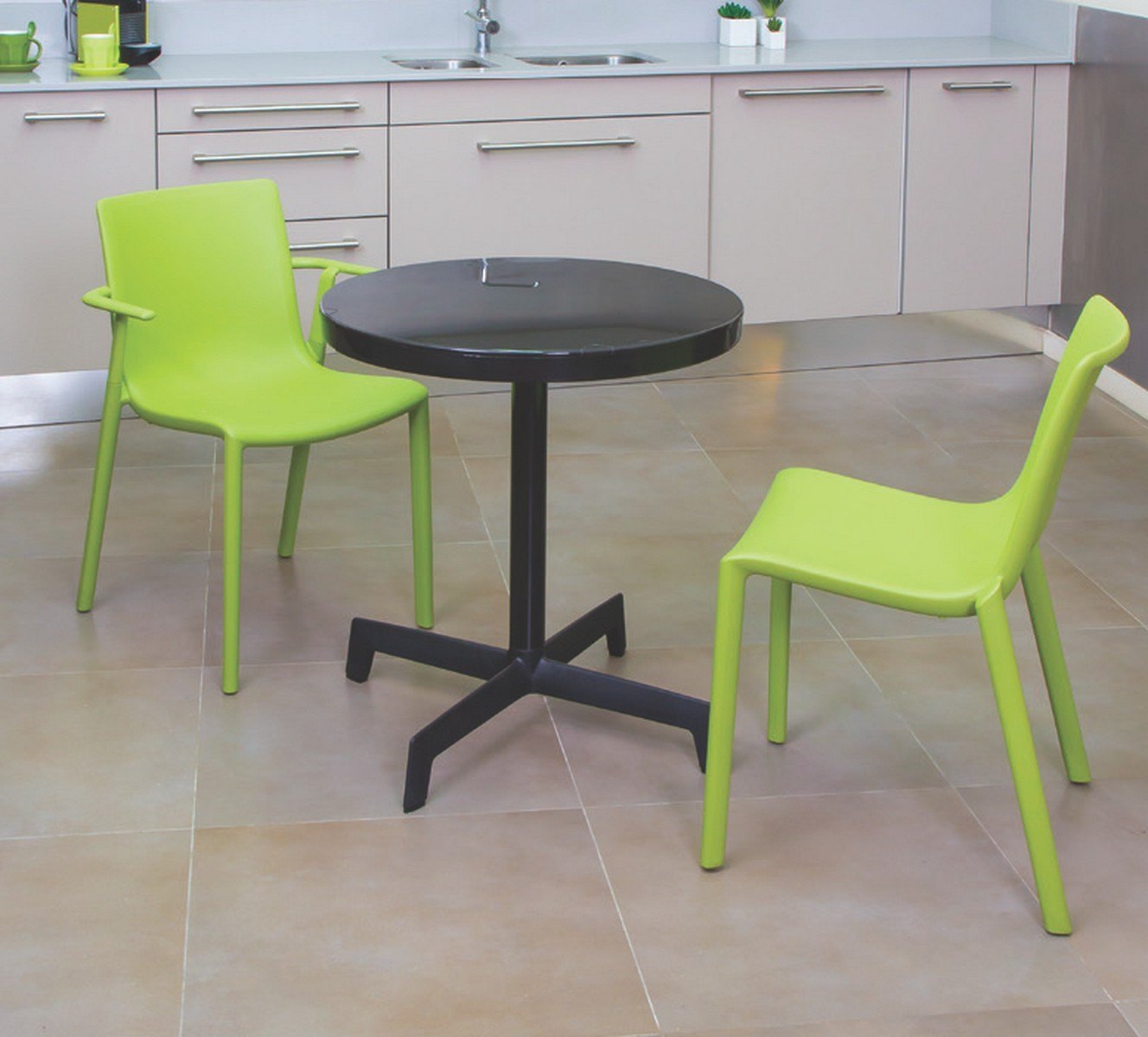 Sputnik mesa negra hosteleria 03