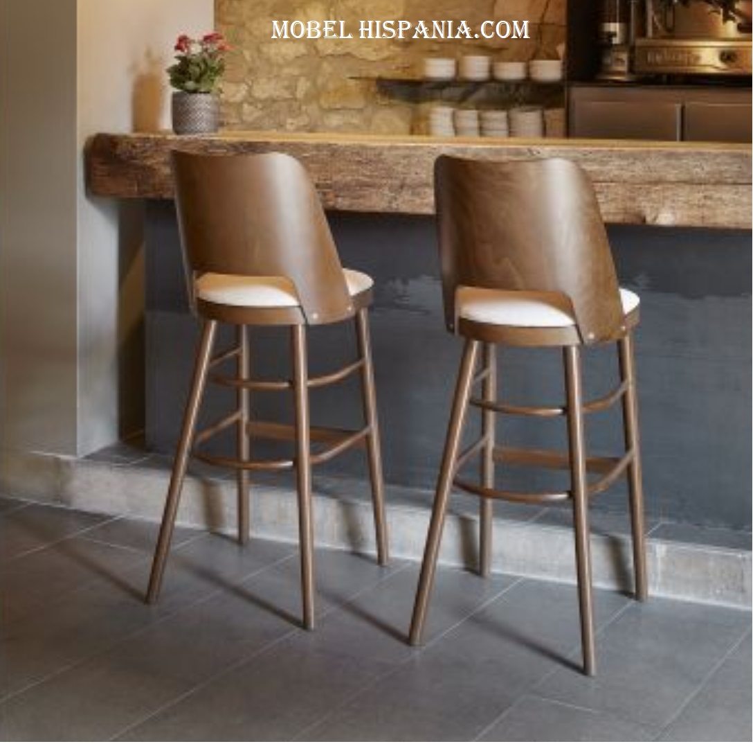 BENETO taburete nogal 01 1