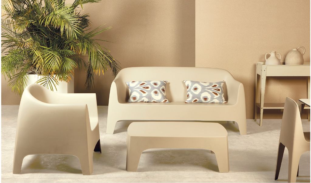 V6SOL2 sofa negro 1 11 2