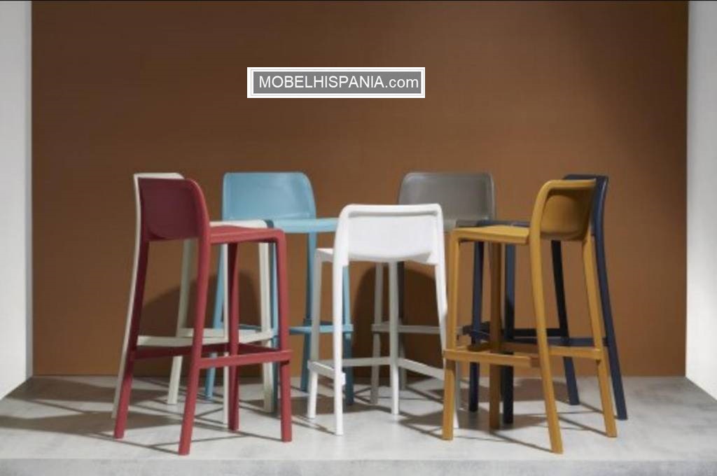 ATTICO taburete apilable colores 1