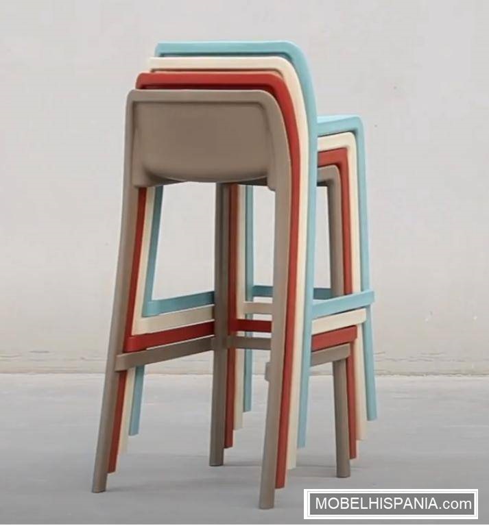 ATTICO taburete apilable 1