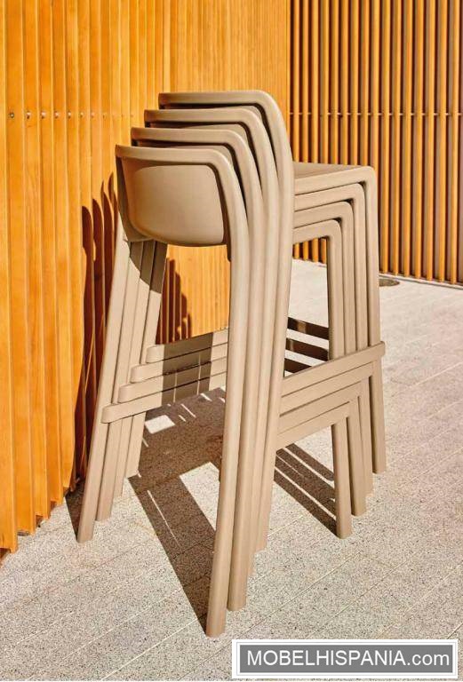 ATTICO taburete apilable 2