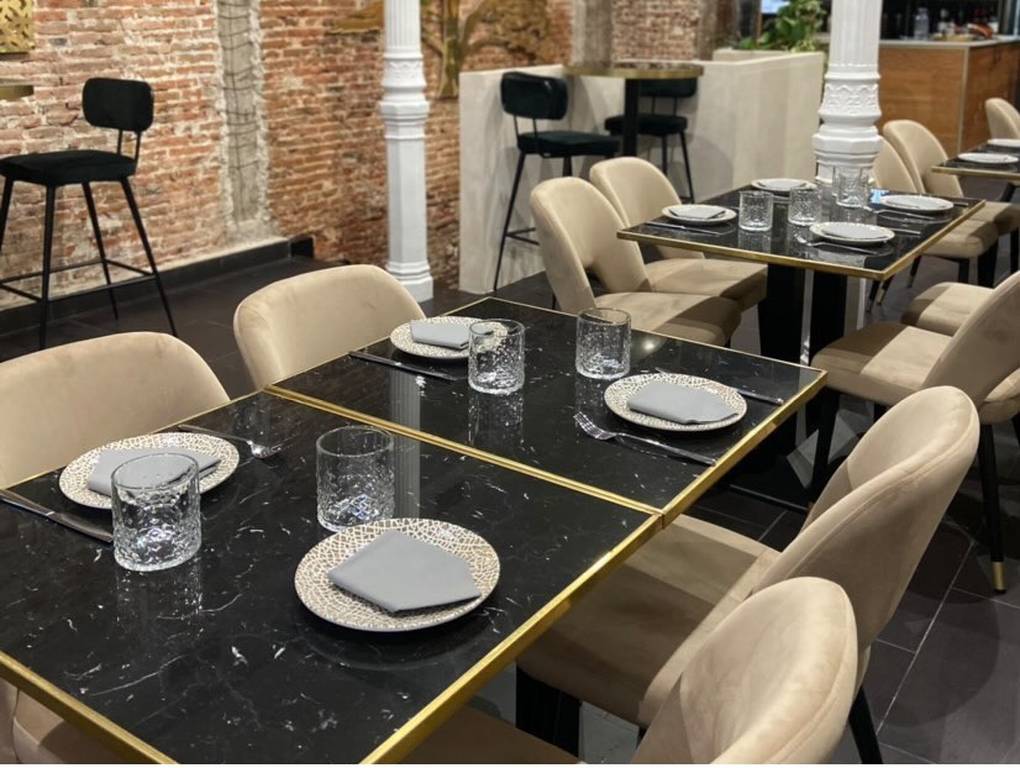 tapa-negra-dorado tapa negra dorado 1