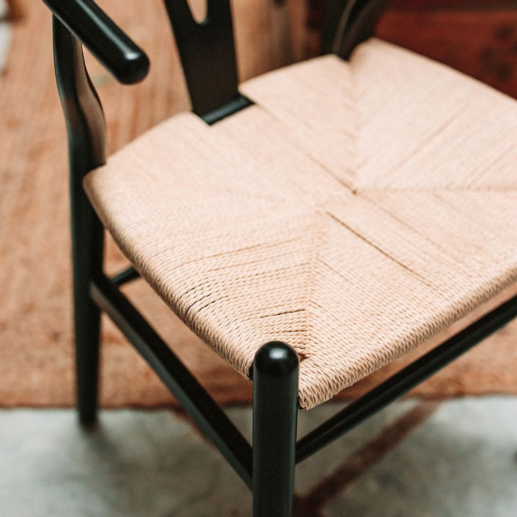 WEGNER silla madera negro 1